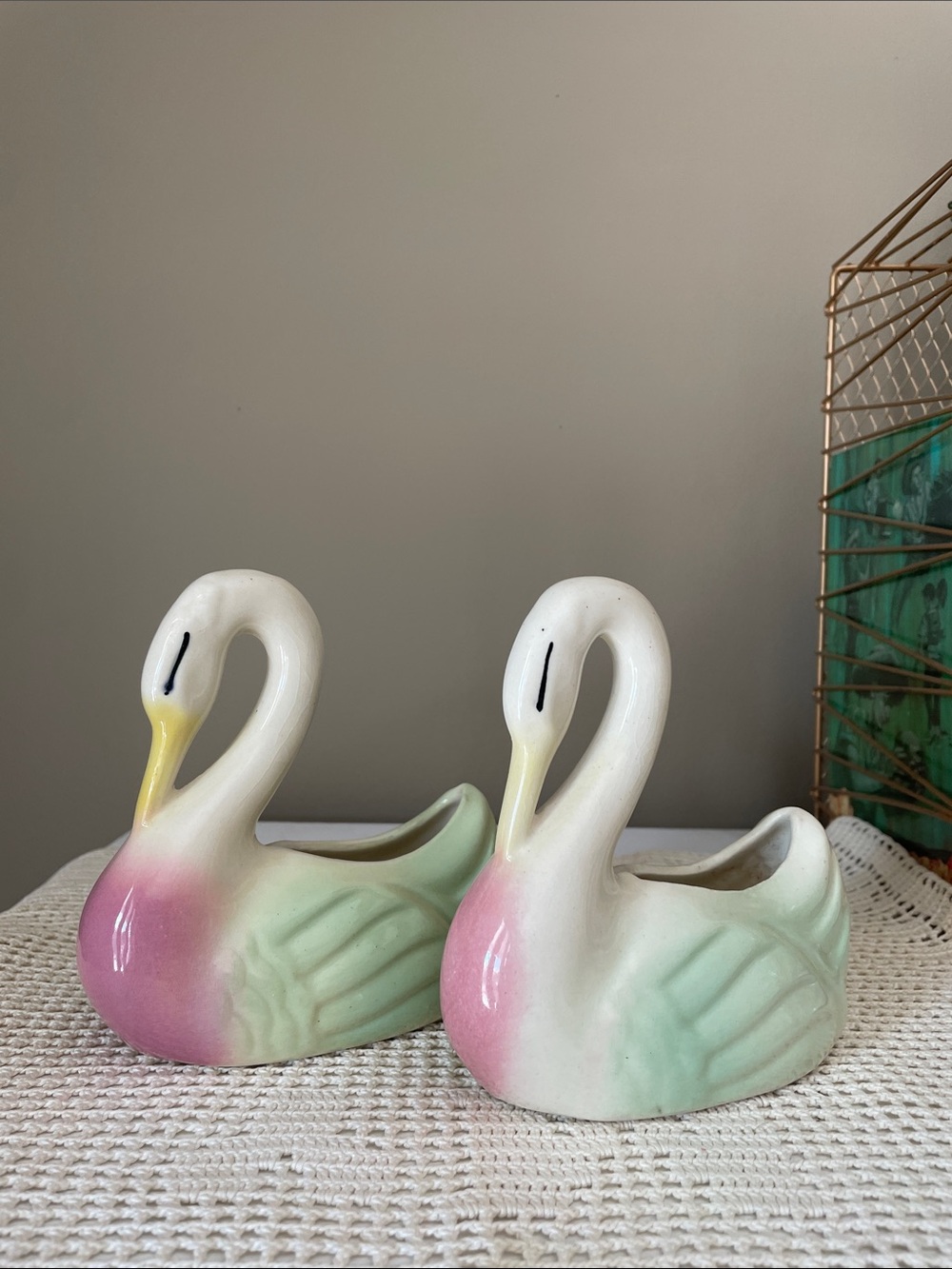 Pair of vintage swan vases classic 50’s decor